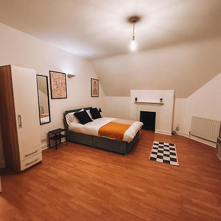 Spacious 3 Rooms In Tooting London Exterior photo