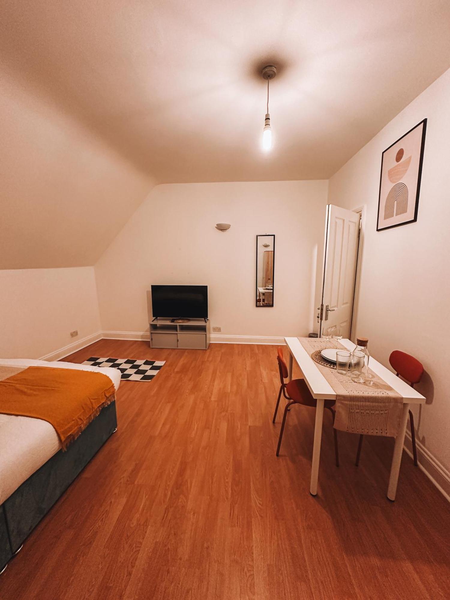Spacious 3 Rooms In Tooting London Exterior photo