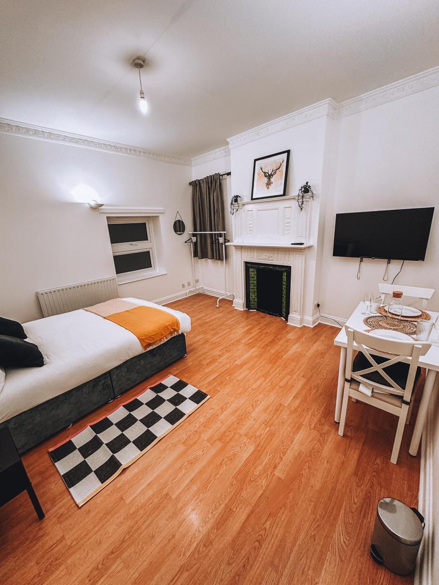 Spacious 3 Rooms In Tooting London Exterior photo